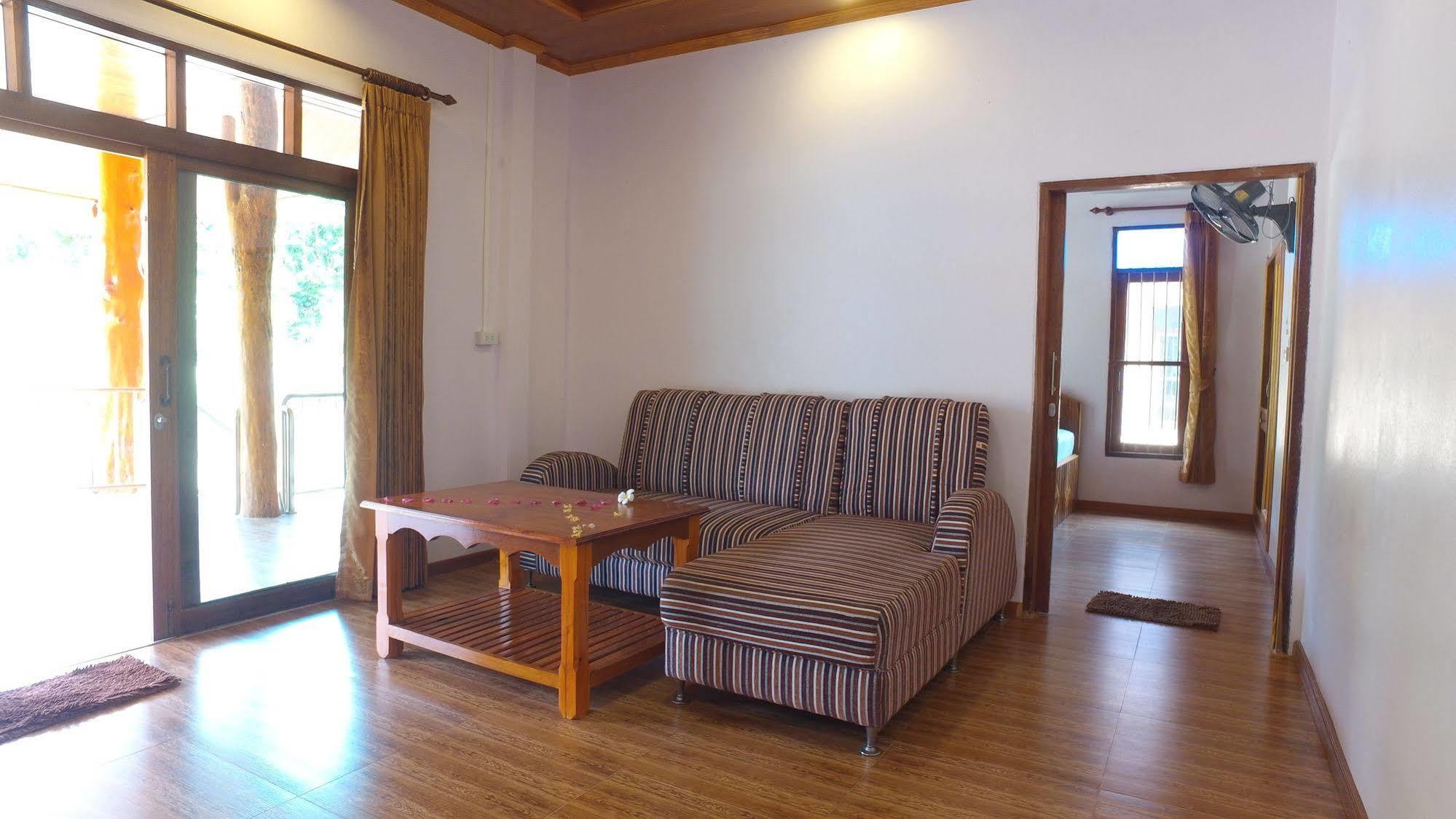 Bor Hin Resort Baan Tai Exterior photo